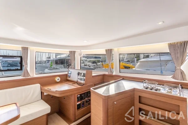 Lagoon 42 - Yacht Charter Sailica