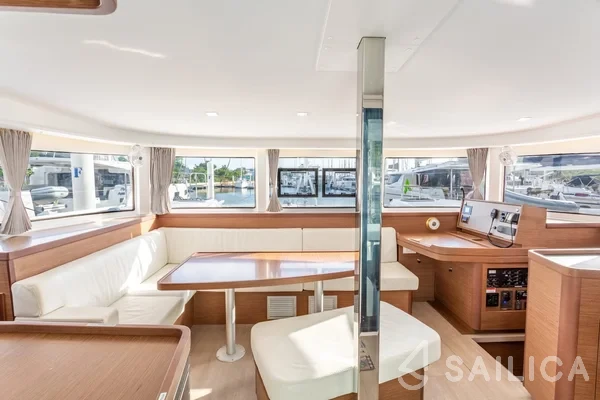 Lagoon 42 - Yacht Charter Sailica
