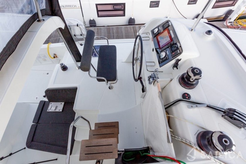 Lagoon 42 - Yacht Charter Sailica