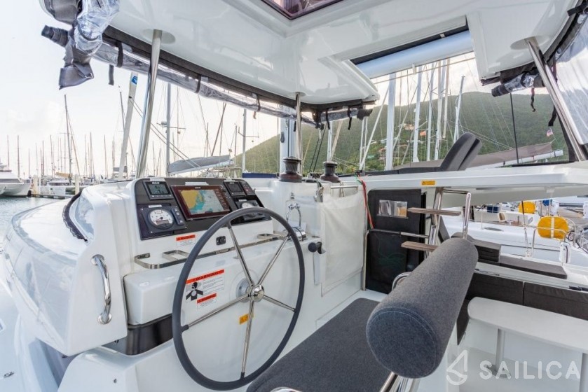 Lagoon 42 - Yacht Charter Sailica