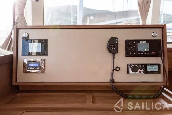 Lagoon 42 - Yacht Charter Sailica