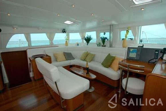 Lagoon 450 - Yacht Charter Sailica