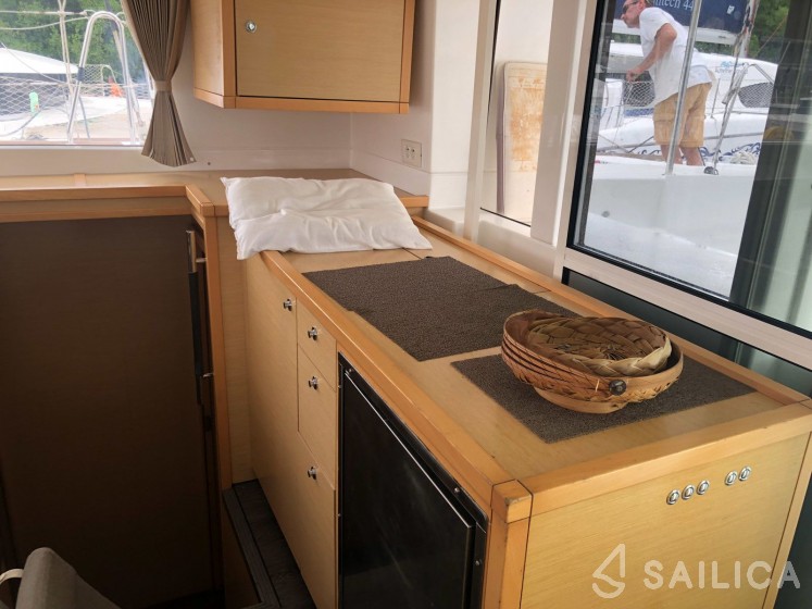 Lagoon 450 - Yacht Charter Sailica