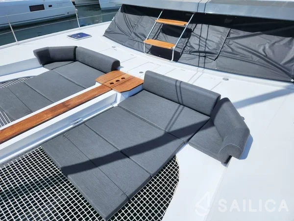 Nautitech 46 Fly - Yacht Charter Sailica