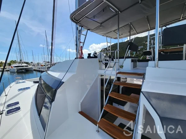 Nautitech 46 Fly - Yacht Charter Sailica