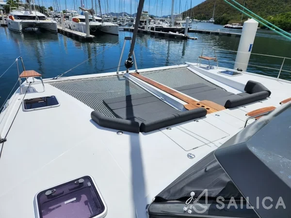 Nautitech 46 Fly - Yacht Charter Sailica