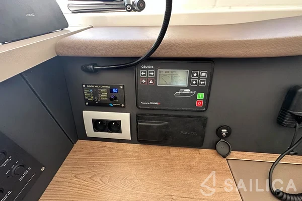 Bali 4.8  - Yacht Charter Sailica