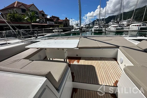 Bali 4.8  - Yacht Charter Sailica