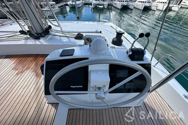 Bali 4.8  - Yacht Charter Sailica