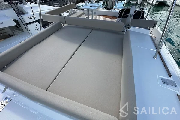 Bali 4.8  - Yacht Charter Sailica