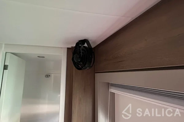 Bali 4.8  - Yacht Charter Sailica