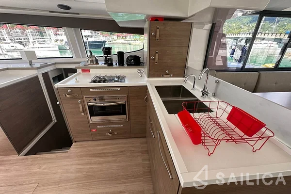 Bali 4.8  - Yacht Charter Sailica