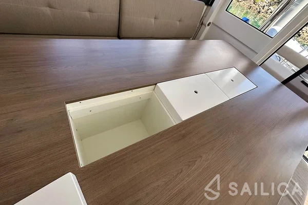 Bali 4.8  - Yacht Charter Sailica