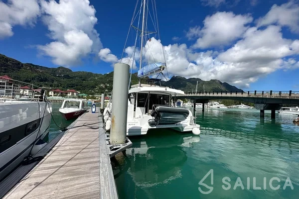 Bali Catspace - Yacht Charter Sailica