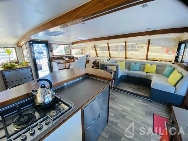 Sea Tribe DH550 - Yacht Charter Sailica