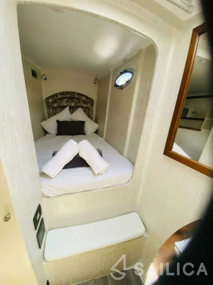 Sea Tribe DH550 - Yacht Charter Sailica
