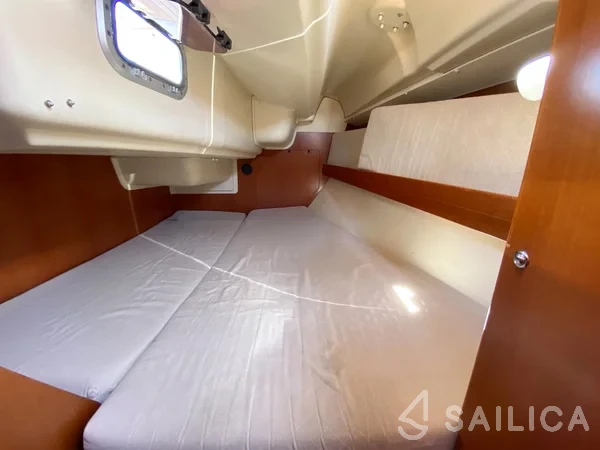 Dufour 325 Grand Large - Yacht Charter Sailica