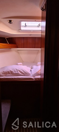 Bavaria 42 - Yacht Charter Sailica