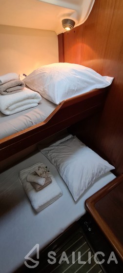 Bavaria 42 - Yacht Charter Sailica