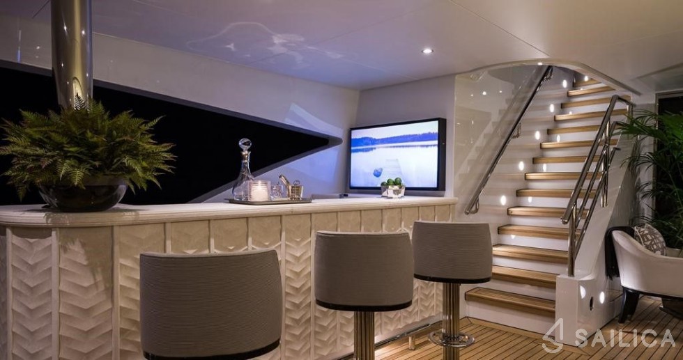 Benetti 63 - Yacht Charter Sailica