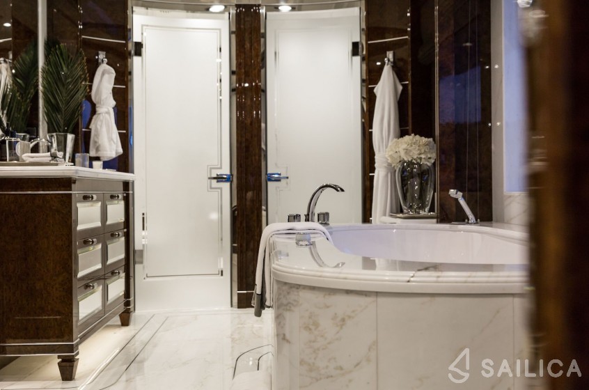 Benetti 63 - Yacht Charter Sailica