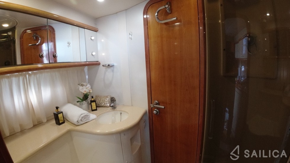 Portofino 40 - Yacht Charter Sailica