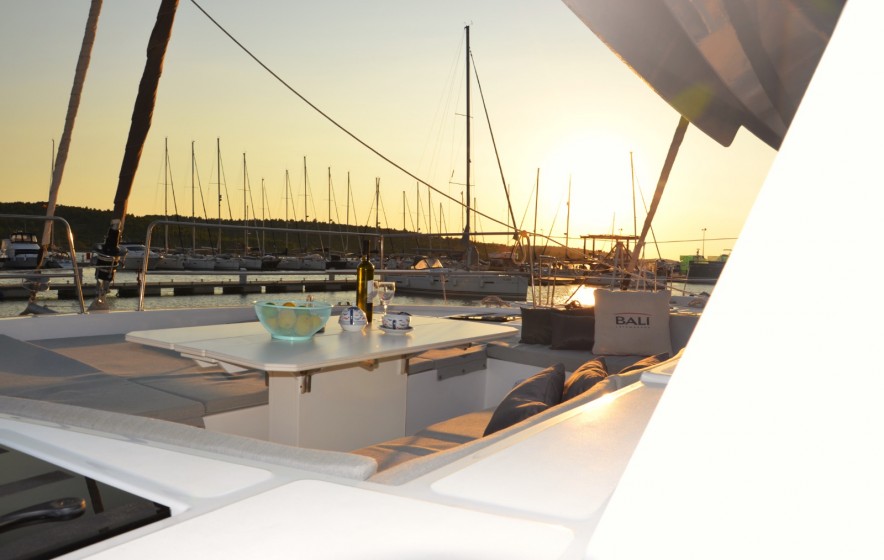 Bali 4.6 - Yacht Charter Sailica