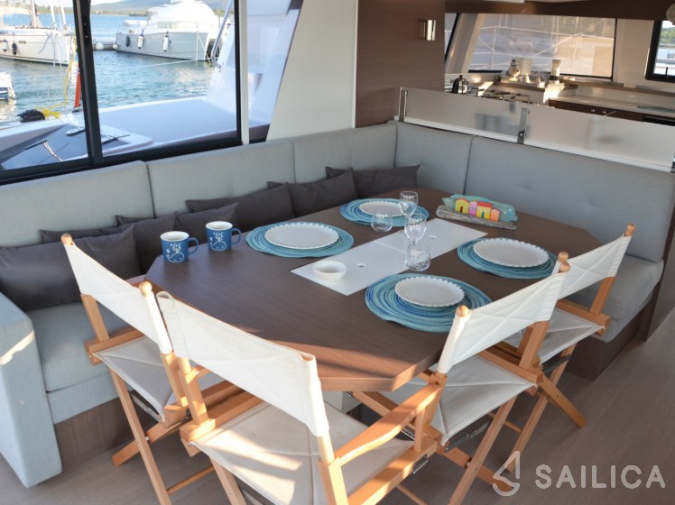 Bali 4.6 - Yacht Charter Sailica
