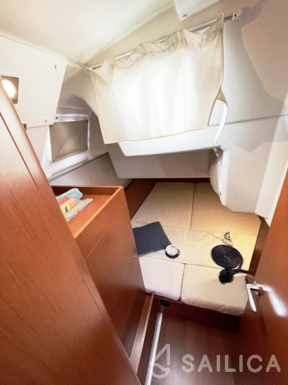 Oceanis 35.1 - Yacht Charter Sailica