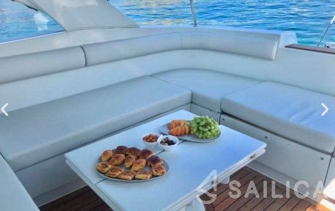 Pershing 39 - Yacht Charter Sailica
