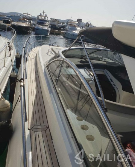 Camargue 50 - Yacht Charter Sailica
