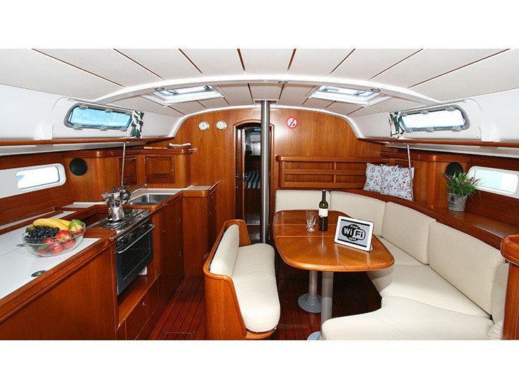 Oceanis 41.1 - Yacht Charter Sailica