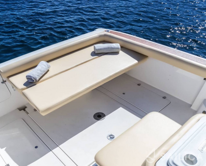 Faeton Moraga 780 - Yacht Charter Sailica