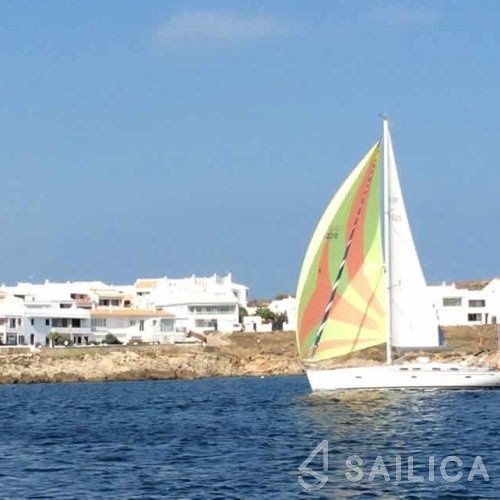 Bavaria 46 Cruiser - Photo #9 Bavaria 46 Cruiser - Yacht Charter Sailica