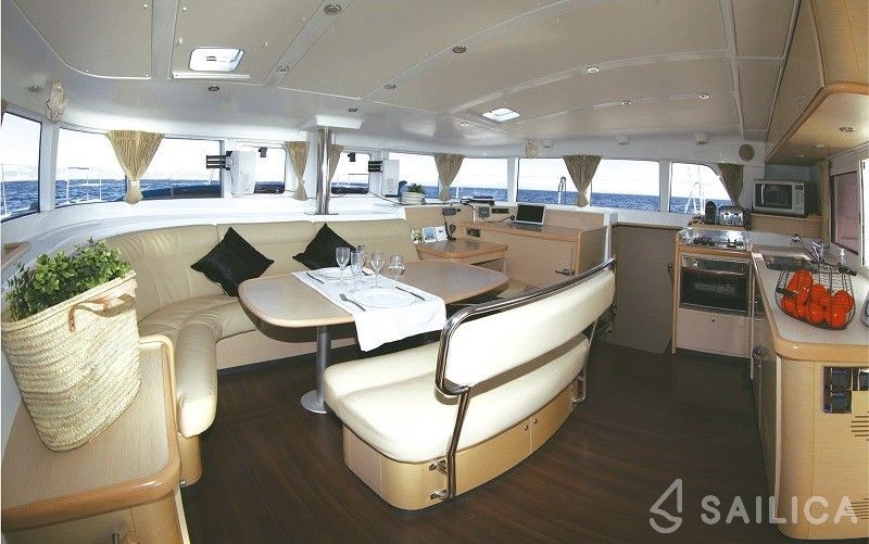 Lagoon 440 - Photo #9 Lagoon 440 - Yacht Charter Sailica