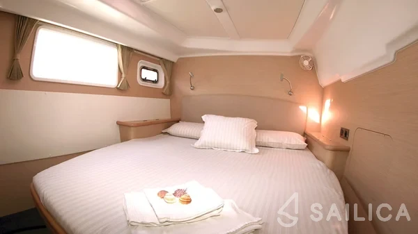 Lagoon 440 - Photo #25 Lagoon 440 - Yacht Charter Sailica