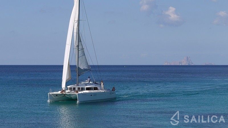 Lagoon 440 - Photo #2 Lagoon 440 - Yacht Charter Sailica