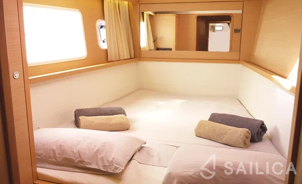 Lagoon 450 - Photo #25 Lagoon 450 - Yacht Charter Sailica