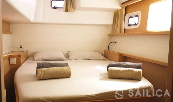 Lagoon 450 - Photo #24 Lagoon 450 - Yacht Charter Sailica