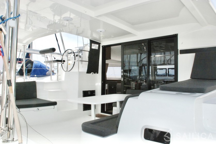 Lagoon 42 - Yacht Charter Sailica