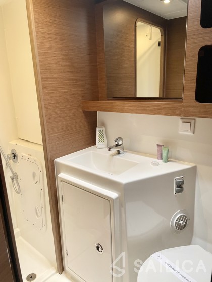 Lagoon 42 - Yacht Charter Sailica