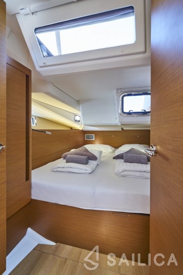 Sun Odyssey 440 - Yacht Charter Sailica