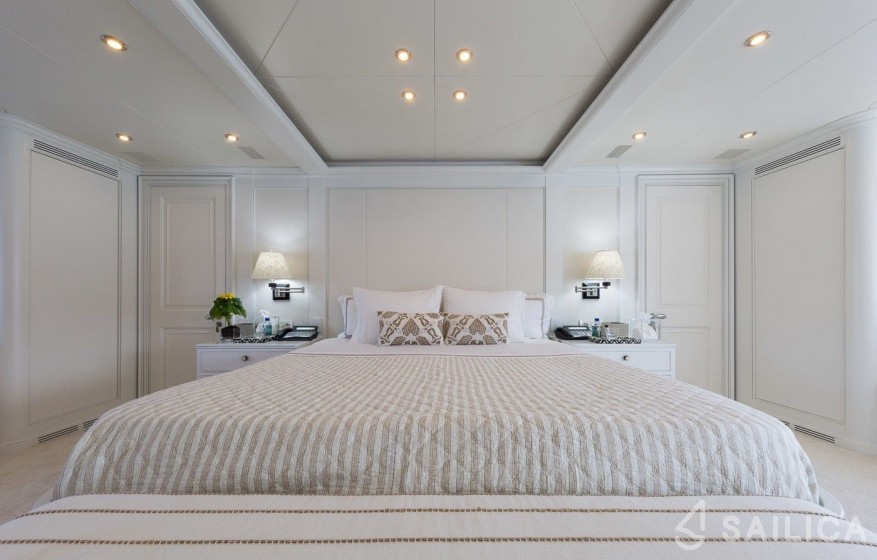 Mondomarine 43 - Yacht Charter Sailica