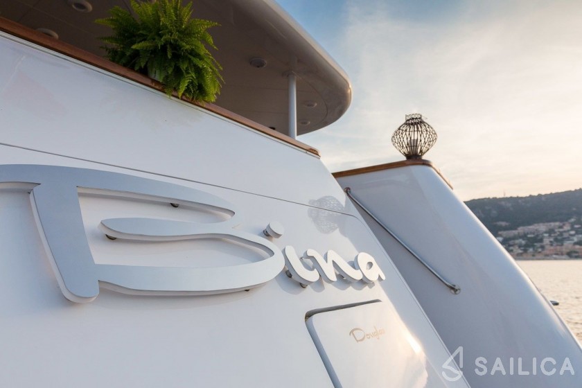 Mondomarine 43 - Yacht Charter Sailica