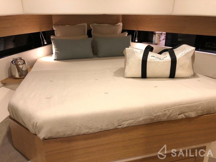 D42 Open - Yacht Charter Sailica
