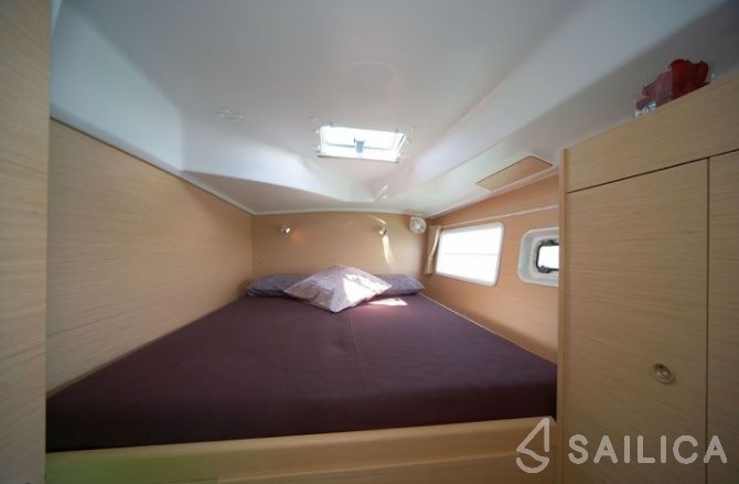 Lagoon 380 - Yacht Charter Sailica