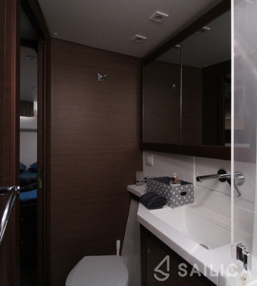Lagoon 450 - Yacht Charter Sailica