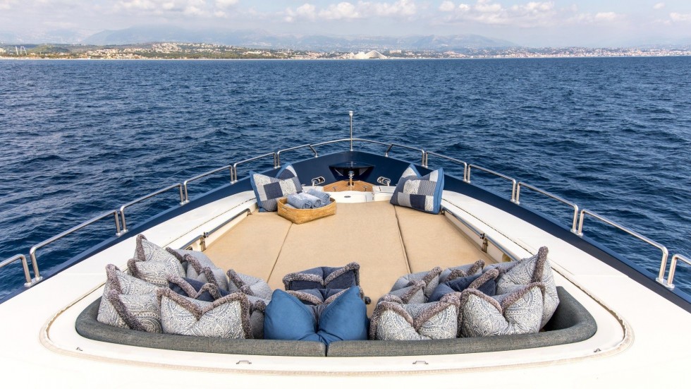 Leopard 112 - Yacht Charter Sailica
