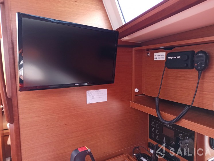 Dufour 390 Grand Large - Yacht Charter Sailica