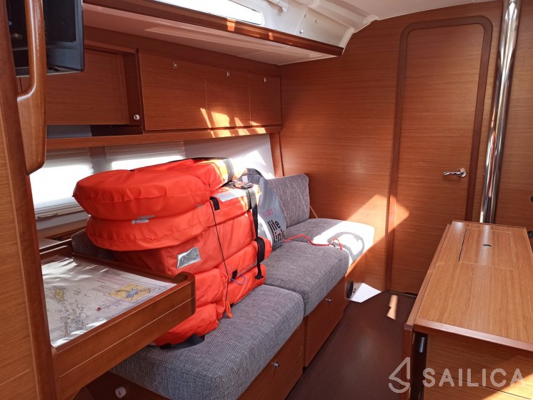 Dufour 390 Grand Large - Yacht Charter Sailica